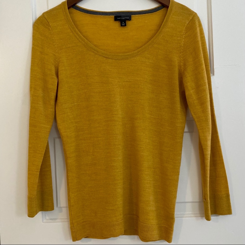 Lightweight sweater
